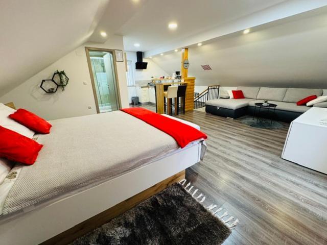 Apartments Paradise Licko Petrovo Selo Exterior photo