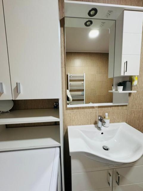 Apartments Paradise Licko Petrovo Selo Exterior photo
